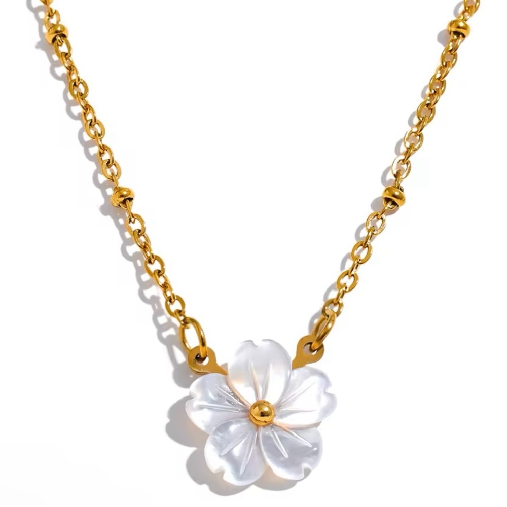 Natural Shell Flower Pendant Necklace Gift Stainless Stee